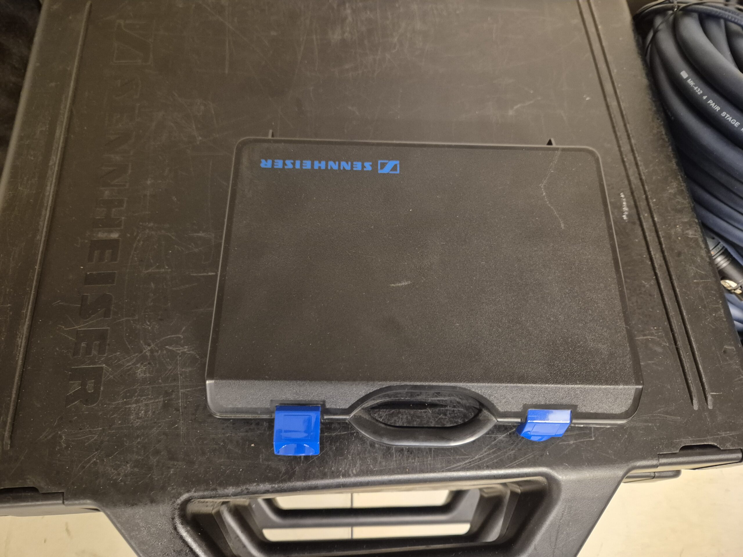 Lege sennheiser koffer voor beltpack of microfoons (2e hands) - Afbeelding 1