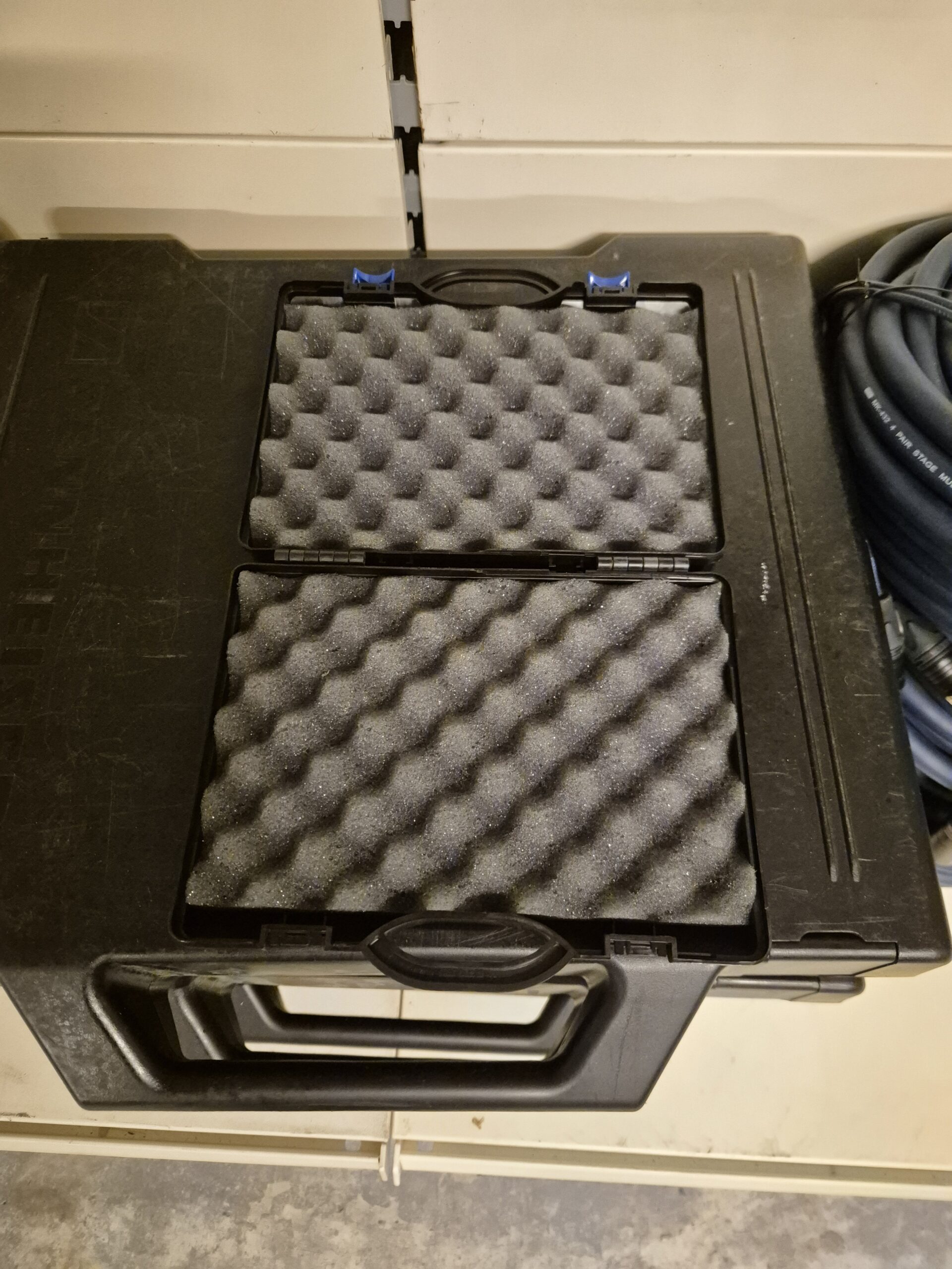 Lege sennheiser koffer voor beltpack of microfoons (2e hands) - Afbeelding 2