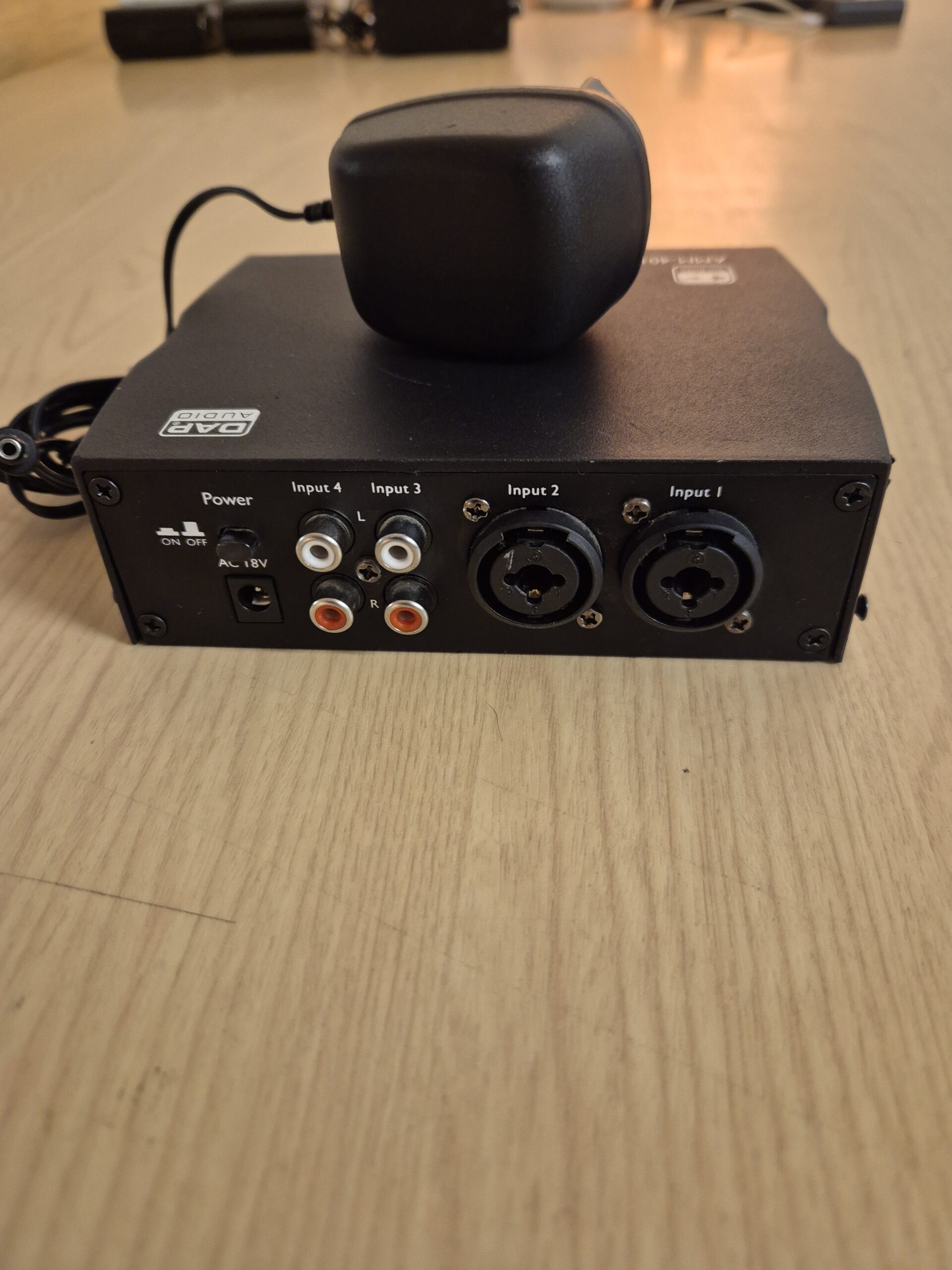 DAP AMM-401 4-kanaals actieve mixer (2e hands) - Afbeelding 5