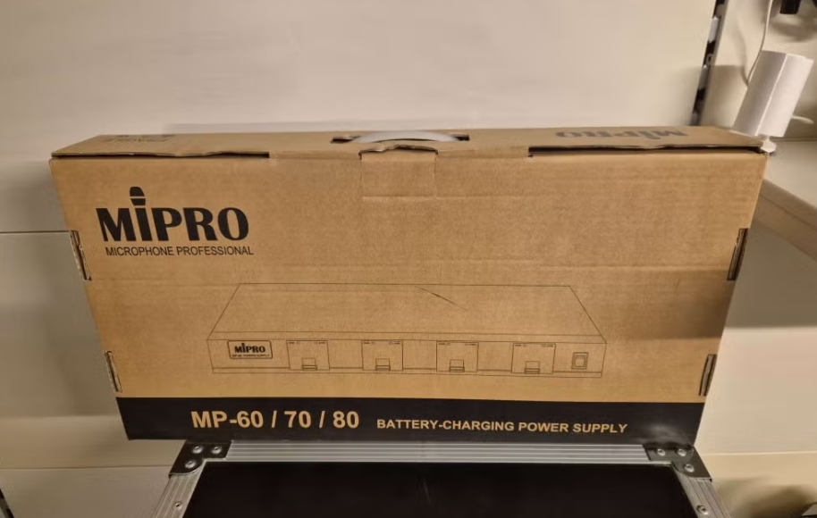 Mipro 9v batterij lader MP-80 (2e hands) - Afbeelding 1