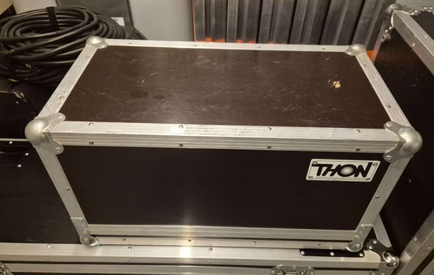 Martin – JEM Magnum 2500 Hazer 900W, remote incl flightcase (2e hands) - Afbeelding 2
