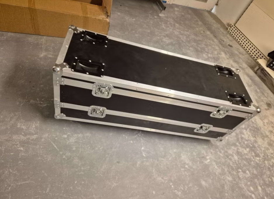 Led barren flightcase ruimte voor 8 stuks (B-Stock) - Afbeelding 1