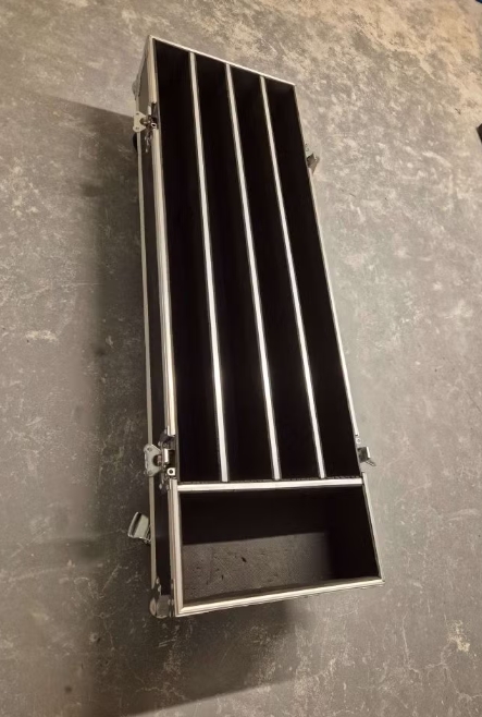 Led barren flightcase ruimte voor 8 stuks (B-Stock) - Afbeelding 3