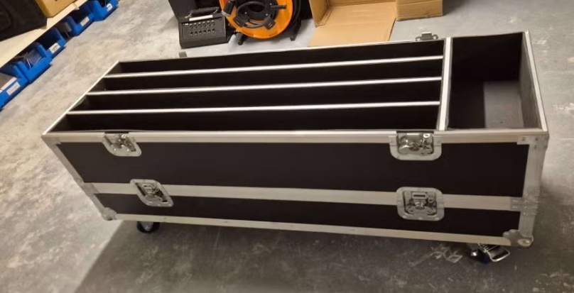 Led barren flightcase ruimte voor 8 stuks (B-Stock) - Afbeelding 4