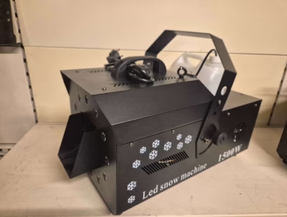 1500w sneeuwmachine 12LEDs met controller en dmx (2ehands) - Afbeelding 2