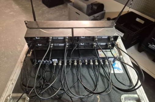 4 kanaals JTS microfoon systeem (headsets) incl vlaggen (2e hands) - Afbeelding 5