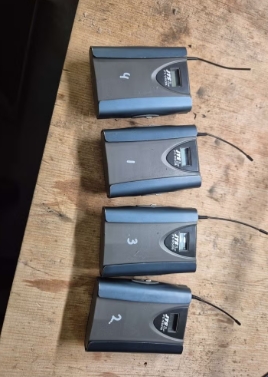 4 kanaals JTS microfoon systeem (headsets) incl vlaggen (2e hands) - Afbeelding 4